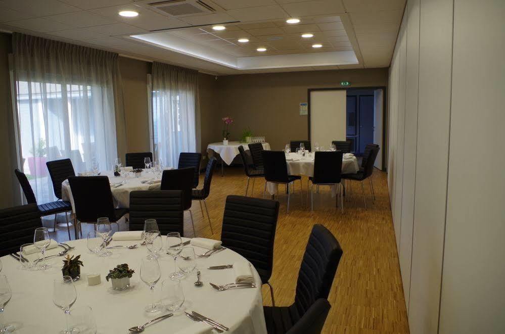 Hotel Restaurant Bel Air Crevin - Axe Rennes Nantes Exterior foto